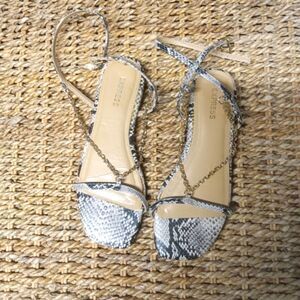 Express Faux Snakeskin Strappy Chain Sandals Women's Size 5 Flat
